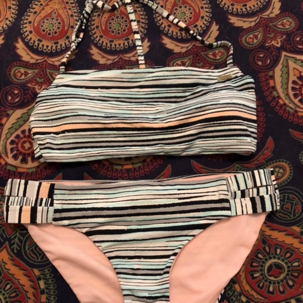 Rocky bikini